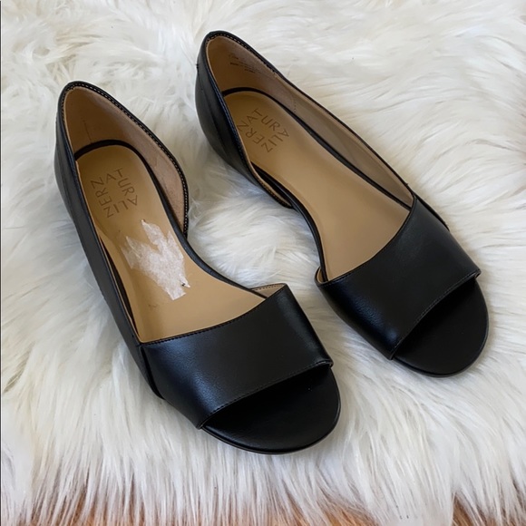 Naturalizer Shoes - Naturalizer

Roma Slip-on Flats

Store display